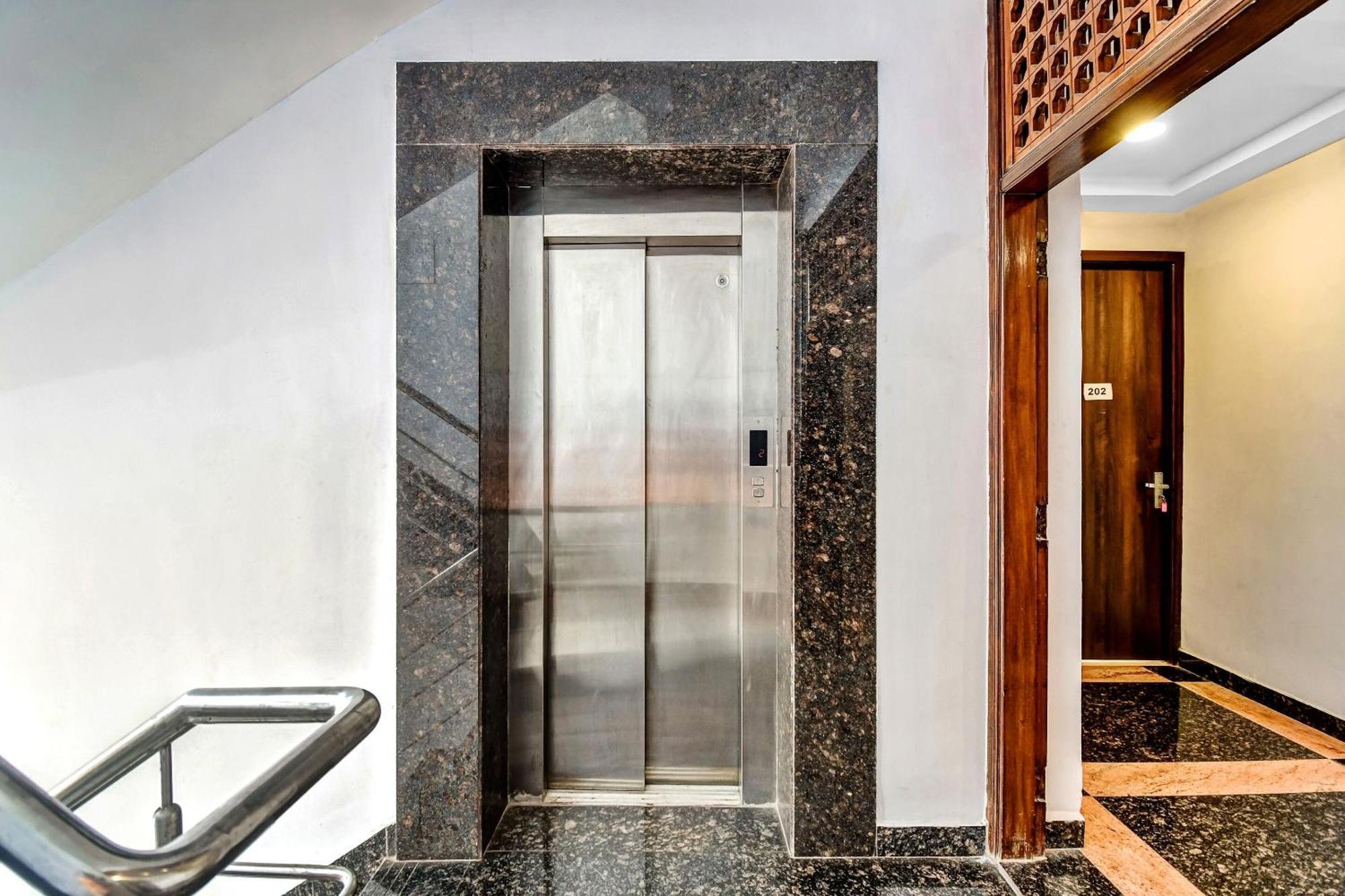 Super Townhouse All In One Kolkata Luaran gambar